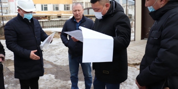 В Якутске утепляют фасады по новой технологии 