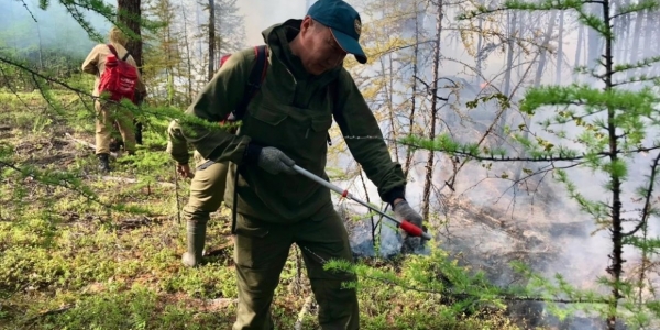 Глава Якутска: есть сложности с переброской техники на  место лесного пожара