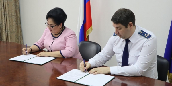 Подписано Соглашение о взаимодействии между Прокуратурой Якутии и Уполномоченным по правам человека в РС (Я)