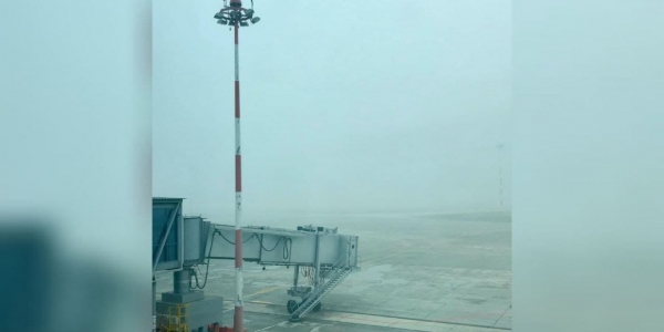 Аэропорт Якутска из-за тумана приостановил работу