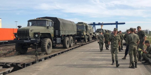 Минобороны направило в Якутию военную технику для тушения пожаров