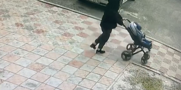 В городе Якутске раскрыта кража детской коляски