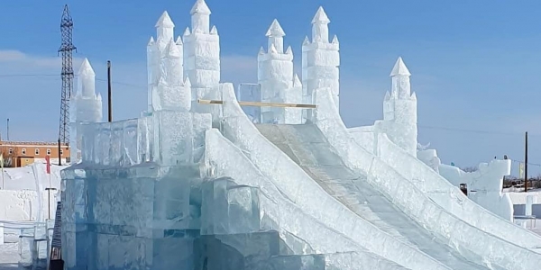 В Якутске готовится к открытию ледовый парк
