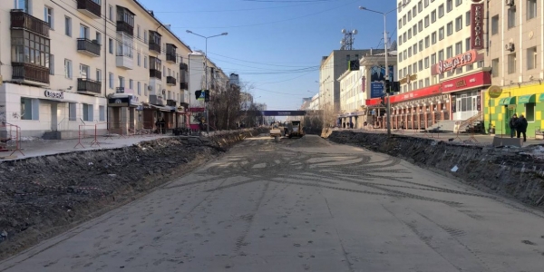 Продолжается ремонт проспекта Ленина в Якутске