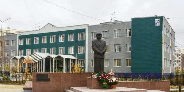 К какой школе или детскому саду города Якутска закреплен ваш домашний адрес?