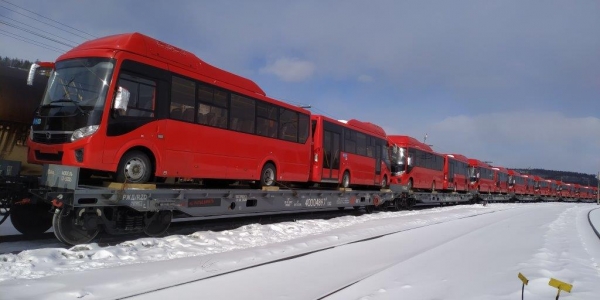 Вторая партия новых автобусов прибывает в Якутск