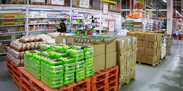 Госкомцен фиксирует снижение цен на товары в Якутске