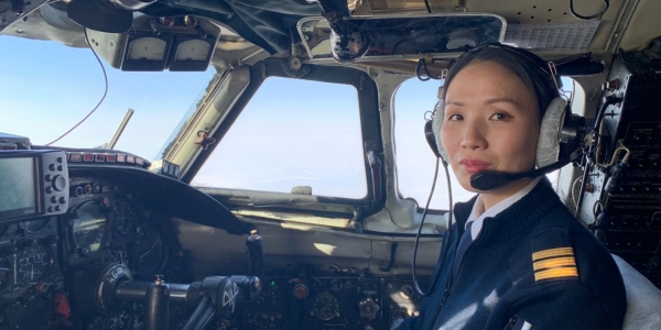В авиакомпании «Полярные авиалинии» первая девушка-пилот самолета Ан-24 приступила к полетам