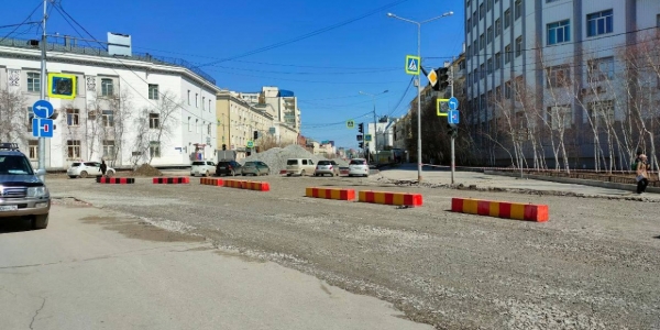 Временно открыто движение транспорта на участке проспекта Ленина в Якутске