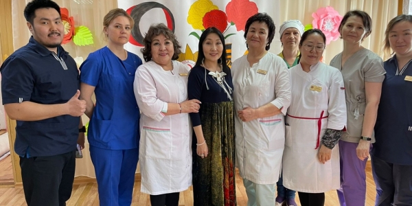 «Наше тело – храм или хлам?»: певица Саина провела тренинг-концерт для пациентов Якутской наркологии