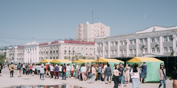 Ярмарка национальной одежды и аксессуаров к ысыаху проводится в Якутске