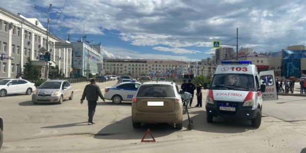 Женщина на самокате попала в ДТП в Якутске