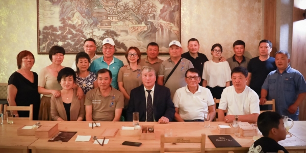 В Якутске остановились участники международного автопробега объединения корейских бизнес клубов