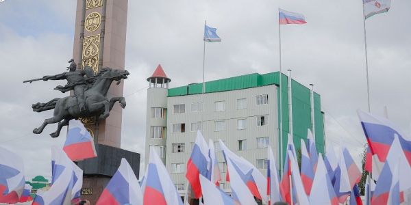 Якутск празднует День флага
