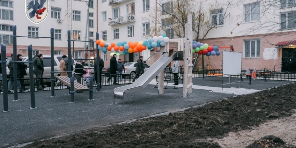 Новые дворовые территории открыли в Октябрьском округе Якутска