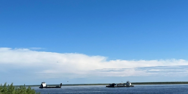 Изменения в работу речного транспорта внесли из-за сильных ветров в Якутии