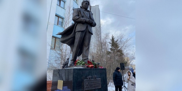 Памятник одному из основоположников промышленности республики Тарасу Десяткину открыли в Якутске