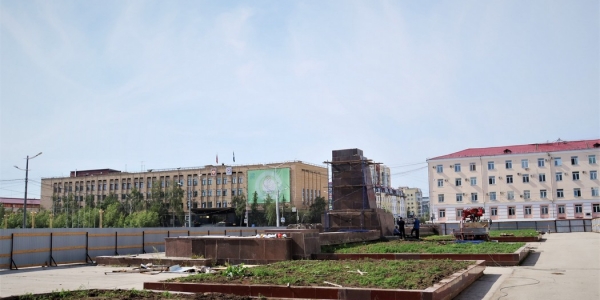 Памятник Ленину вернется на постамент в следующем году