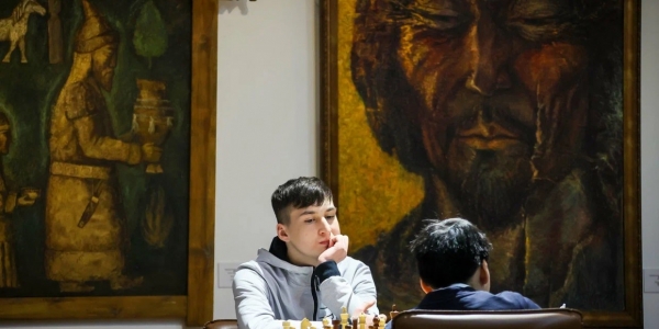 50 спортсменов из 8 регионов страны участвуют в Кубке Главы Якутии по шахматам