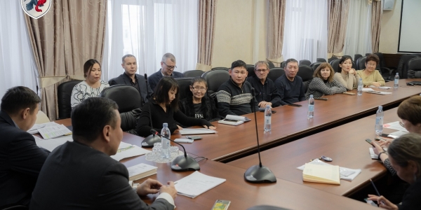 В мэрии города Якутска состоялась встреча с инициативной группой СОНТ «Сатал»