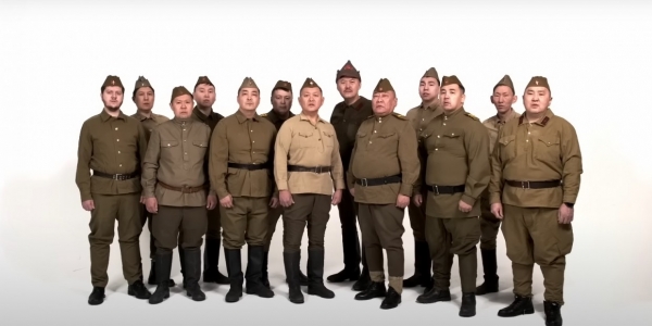 Директора якутских школ создали мужской хор и выпустили видеоклип ко Дню защитника Отечества