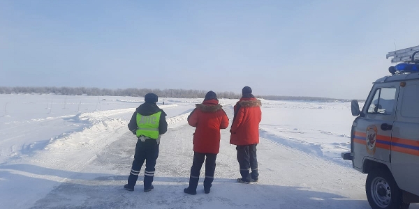 Рейды по выявлению несанкционированного выезда на лед провели в Якутске