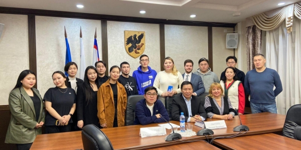 Молодежная администрация встретилась с Общественной палатой Якутска