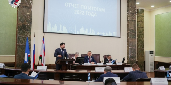 Депутаты Якутской городской Думы утвердили отчет Окружной администрации Якутска