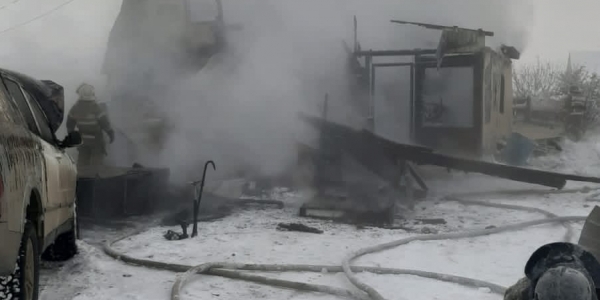 В Якутске произошел пожар в доме участника СВО