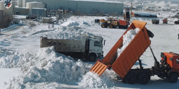 Рекордное количество снега вывезли в рамках трехмесячника санитарной очистки в Якутске
