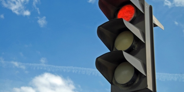 Изменен режим работы светофоров на двух перекрестках Якутска