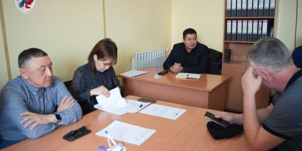 В мэрии города Якутска прошла встреча с директорами автобусных маршрутов