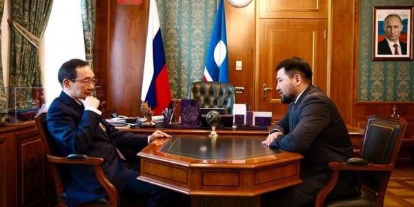 Айсен Николаев провёл встречу с главой города Якутска Евгением Григорьевым