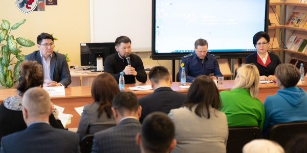 В Сайсарском округе прошла встреча Евгения Григорьева с семьями участников СВО
