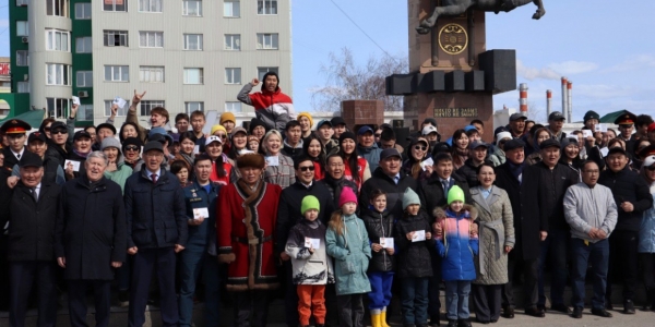 Около 300 жителей Якутска получили нагрудные знаки отличия ГТО