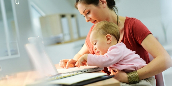 Молодые мамы могут обучиться дополнительной профессии бухгалтера или графического дизайнера