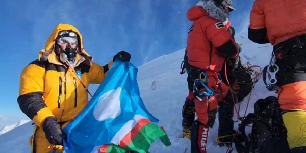 Первый якутянин покорил Эверест