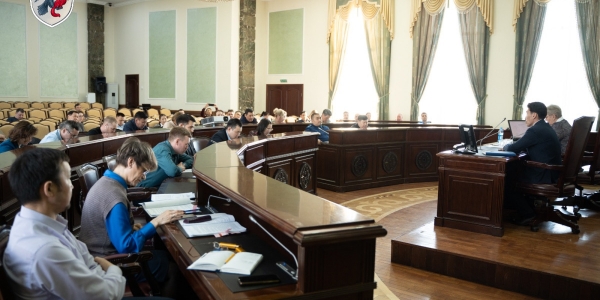Власти Якутска обсудили вопрос содержания придомовых территорий многоквартирных домов