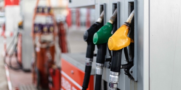 Госкомцен прокомментировал повышение цен на бензин в Якутске