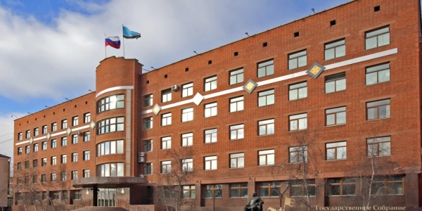 Центризбирком Якутии передал вакантные мандаты народных депутатов
