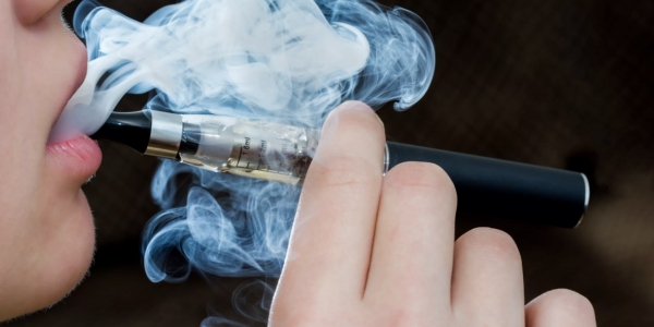 Каждый пятый никотинозависимый житель Якутска курит только электронные испарители