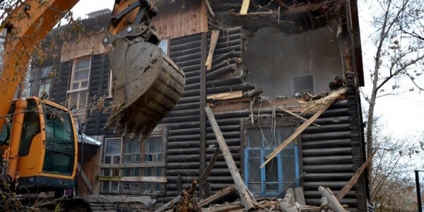 Путин поручил до 2030 года расселить аварийное жилье в Якутске