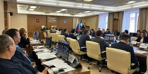 Круглый стол на тему «Патриотизм в условиях специальной военной операции» проходит в Якутске