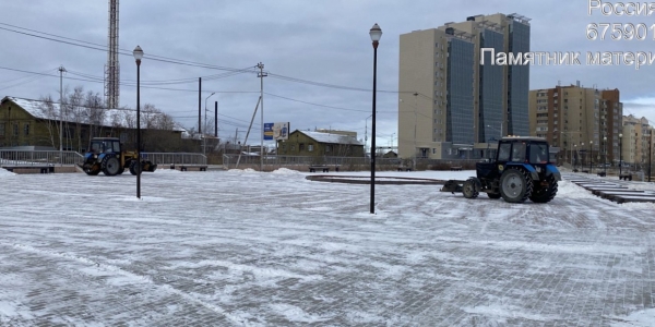 Городские службы проводят уборку снега в Якутске