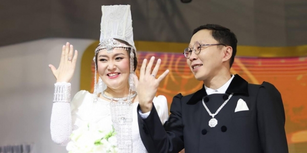 На выставке «Россия» состоялась свадьба по древним якутским традициям