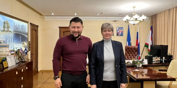 Глава Якутска встретился с волонтером СВО