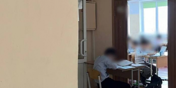 Учитель школы №33 выставил ребенка учиться в коридор