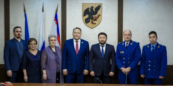 Городская дума подписала соглашение о взаимодействии с прокуратурой города Якутска