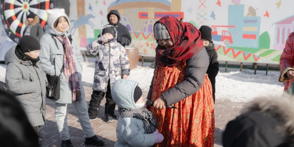На площадях Якутска идут праздничные мероприятия, посвящённые «Широкой Масленице»