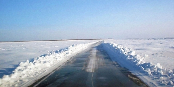 В Якутии снижена грузоподъемность на ледовых переправах до 20 тонн